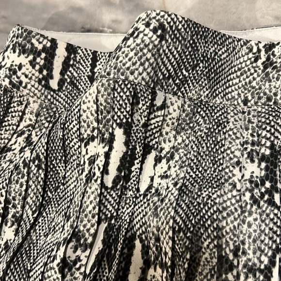 J. Crew Skirt Animal Print Midi Pleated Full Womens Size 6 - Picture 5 of 8